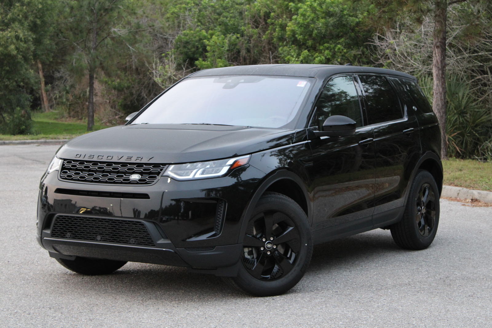 Land Rover Discovery Sport 2021 черный